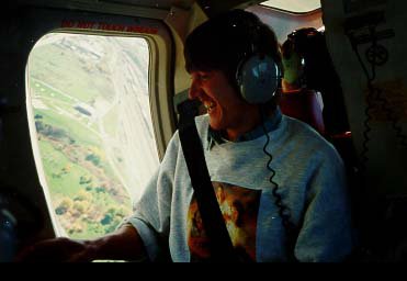 1996-4.jpg - Martin beim Hubschrauberrundflug